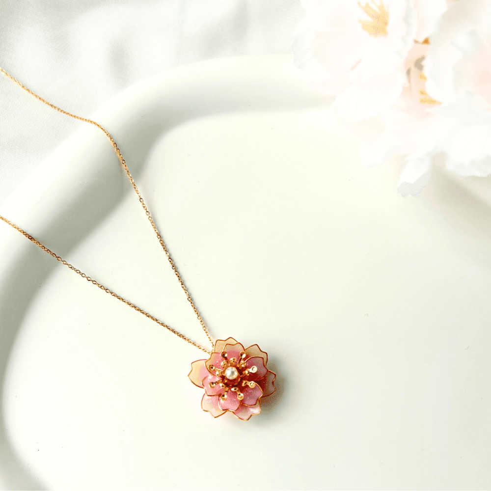 【八重桜】ネックレス ピンクのグラデーション サージカルステンレス 金属アレルギー対応 受注生産 春の新作 | 2枚目